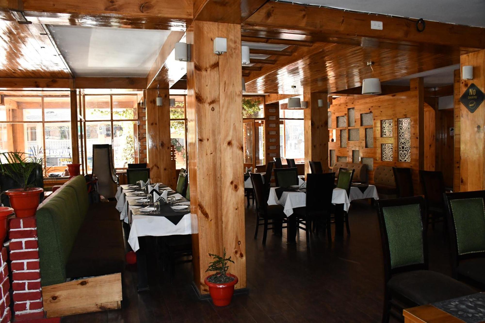 The Whispering Inn Resort And Bar 马拉里 外观 照片