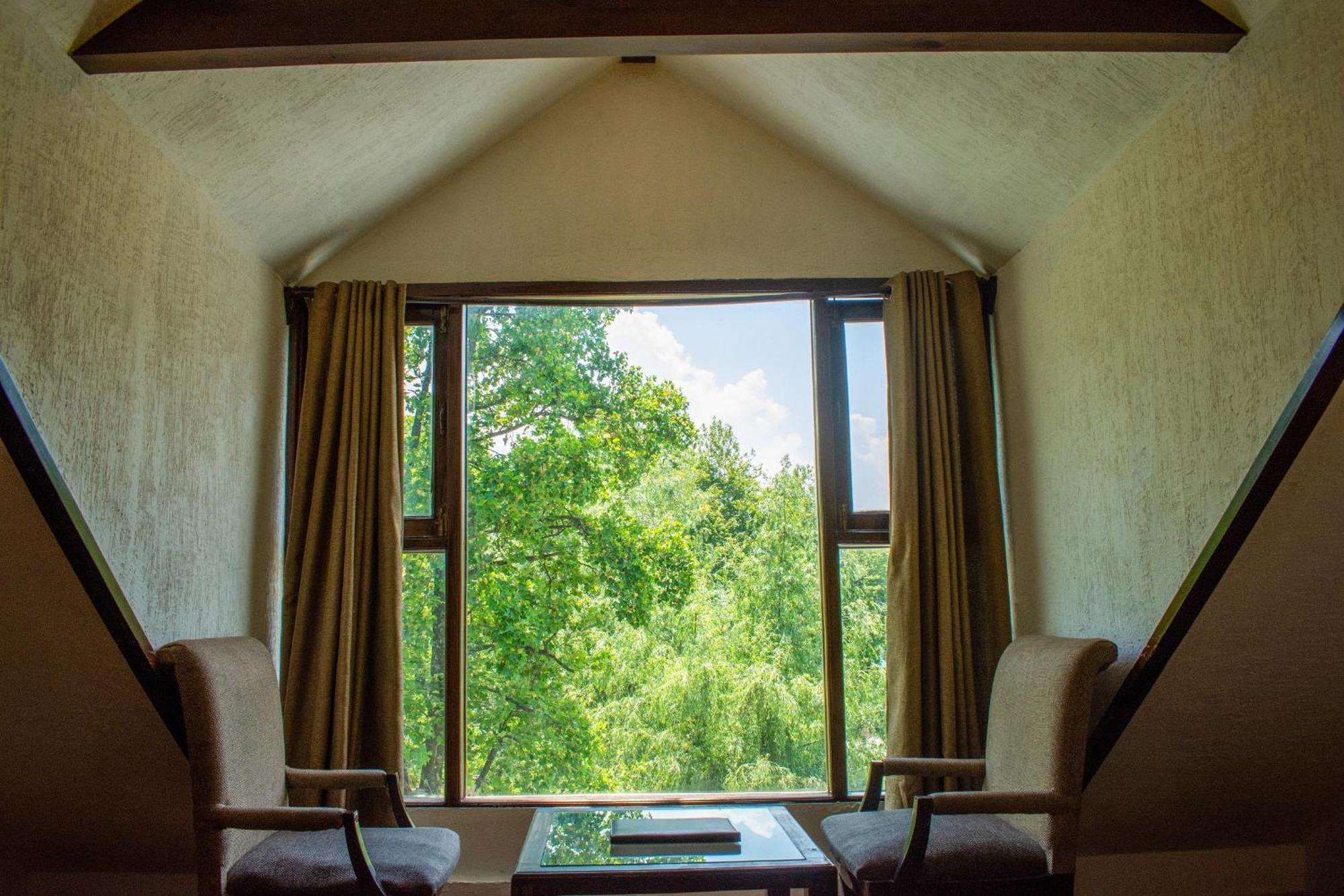 The Whispering Inn Resort And Bar 马拉里 外观 照片