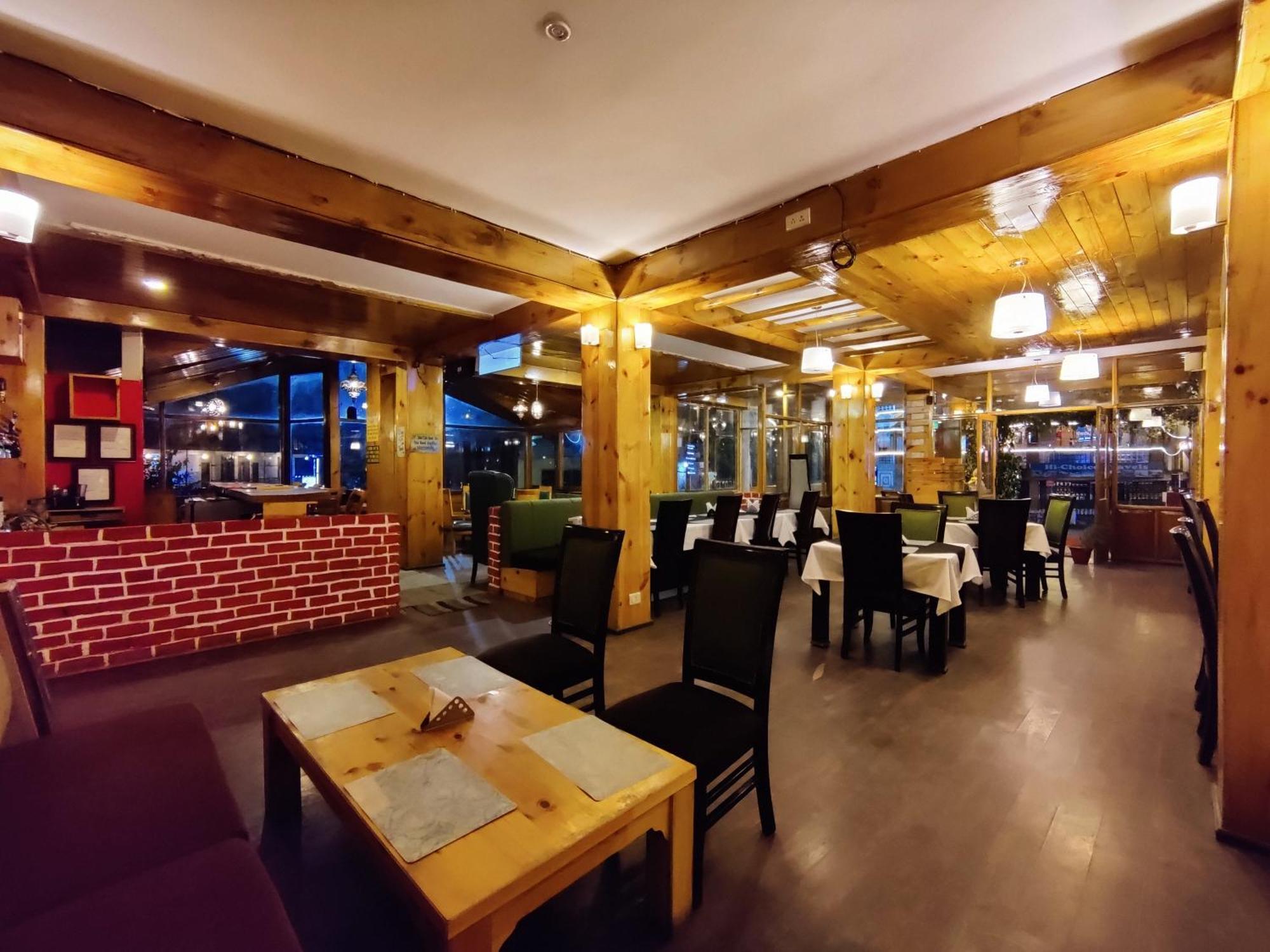 The Whispering Inn Resort And Bar 马拉里 外观 照片