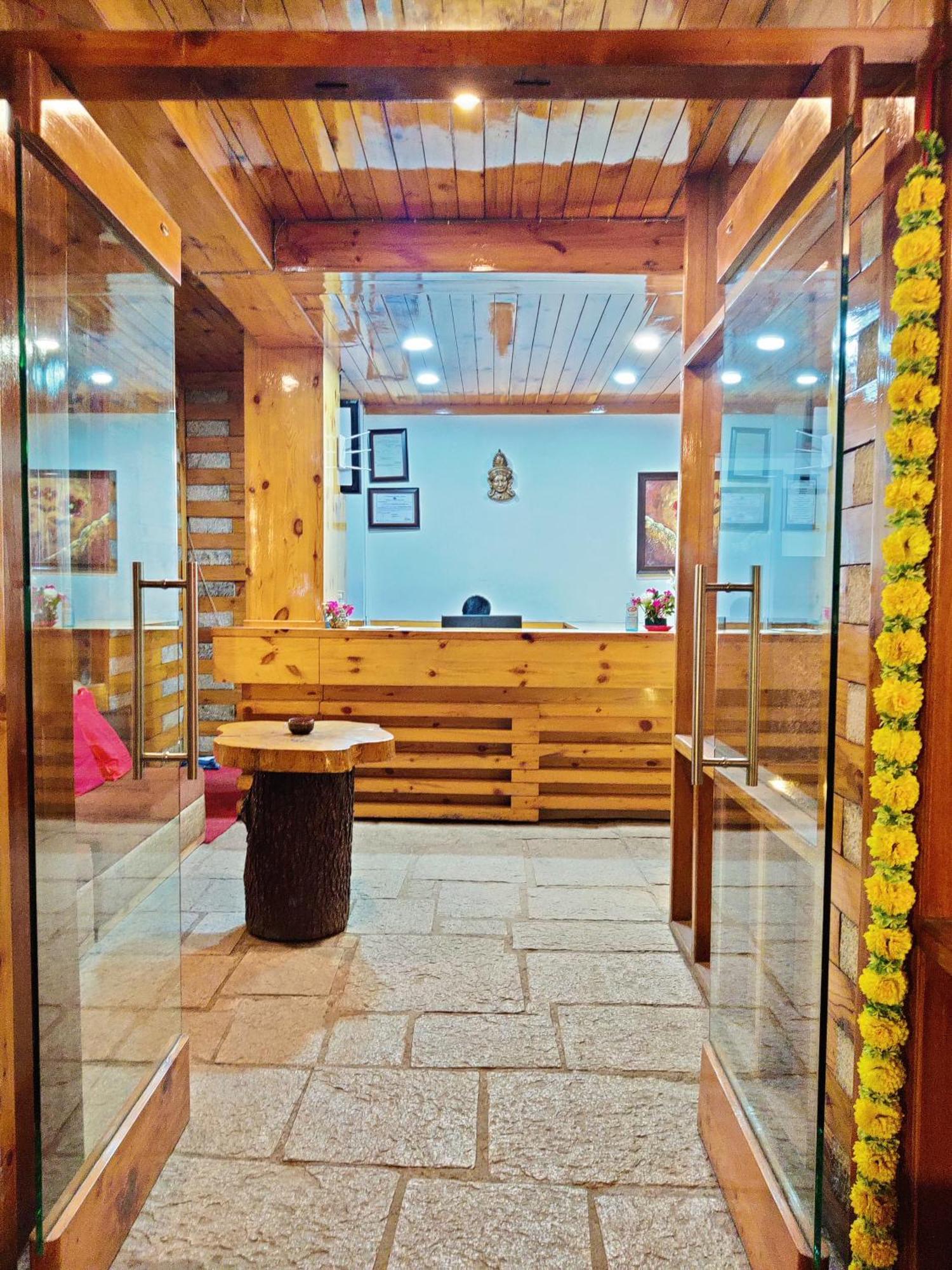 The Whispering Inn Resort And Bar 马拉里 外观 照片