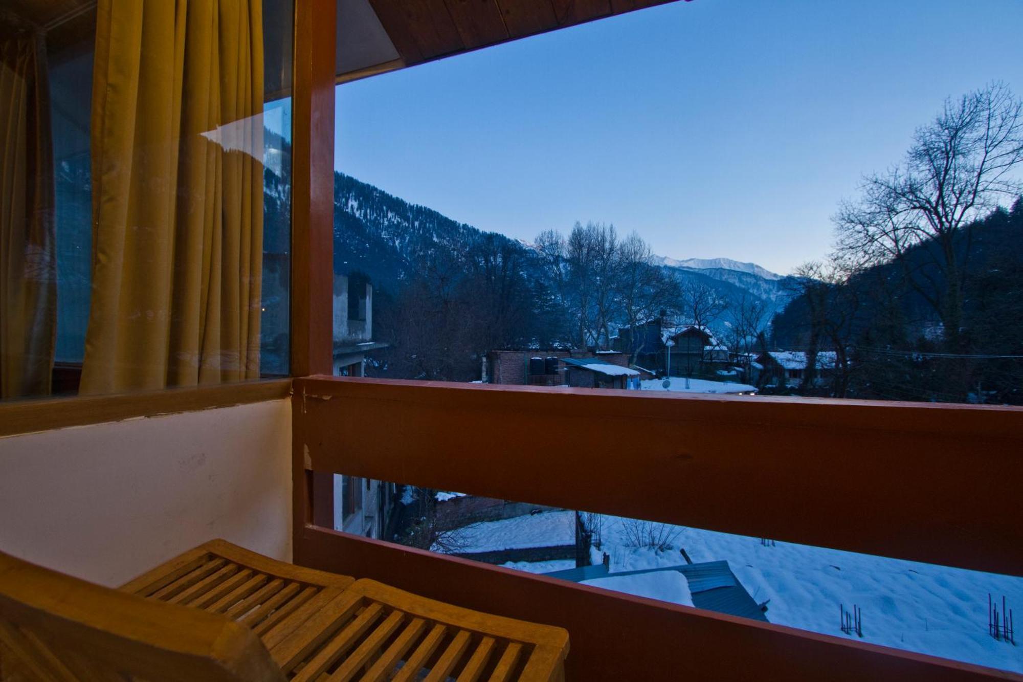 The Whispering Inn Resort And Bar 马拉里 外观 照片