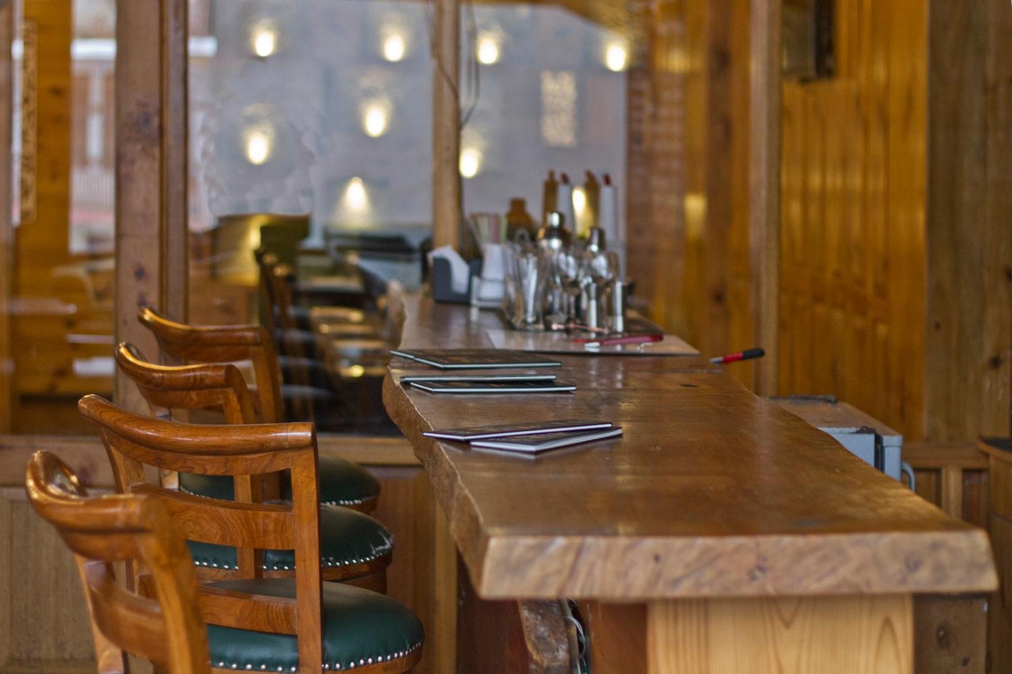 The Whispering Inn Resort And Bar 马拉里 外观 照片