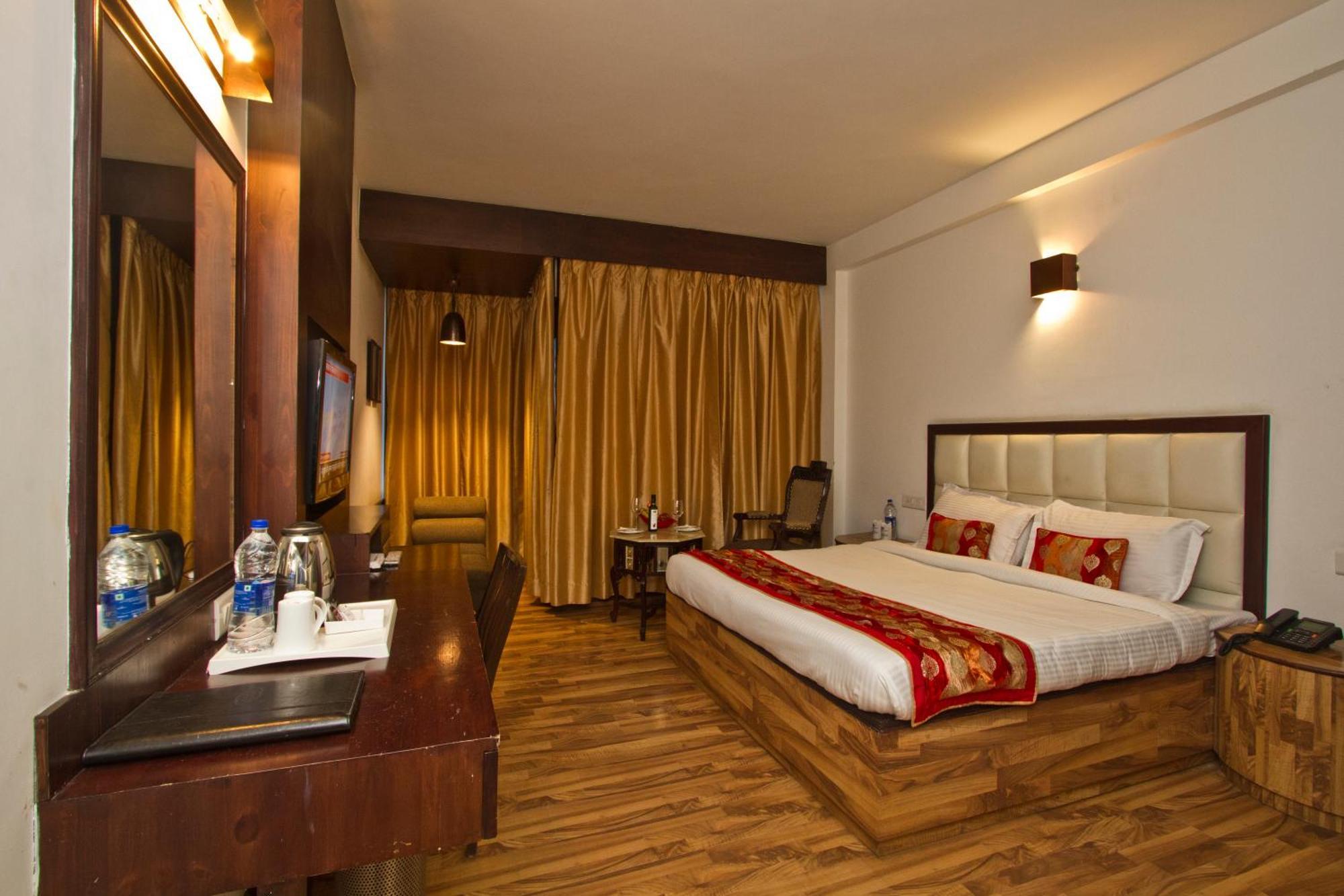 The Whispering Inn Resort And Bar 马拉里 外观 照片